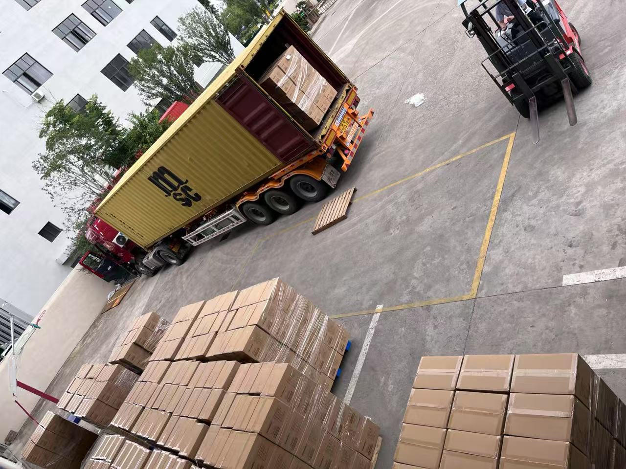 Η Landsign αποστέλλει με επιτυχία παρτίδες αγαθών